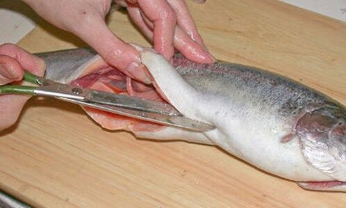 Carefully cutting the fish on a personal cutting board will protect it from pest infestation. 