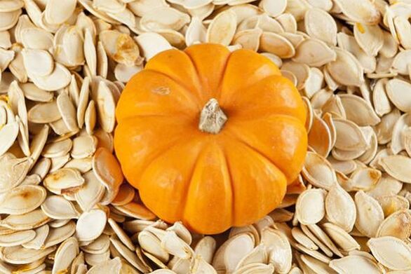 Pumpkin seeds will help in the successful cleansing of the body from parasites